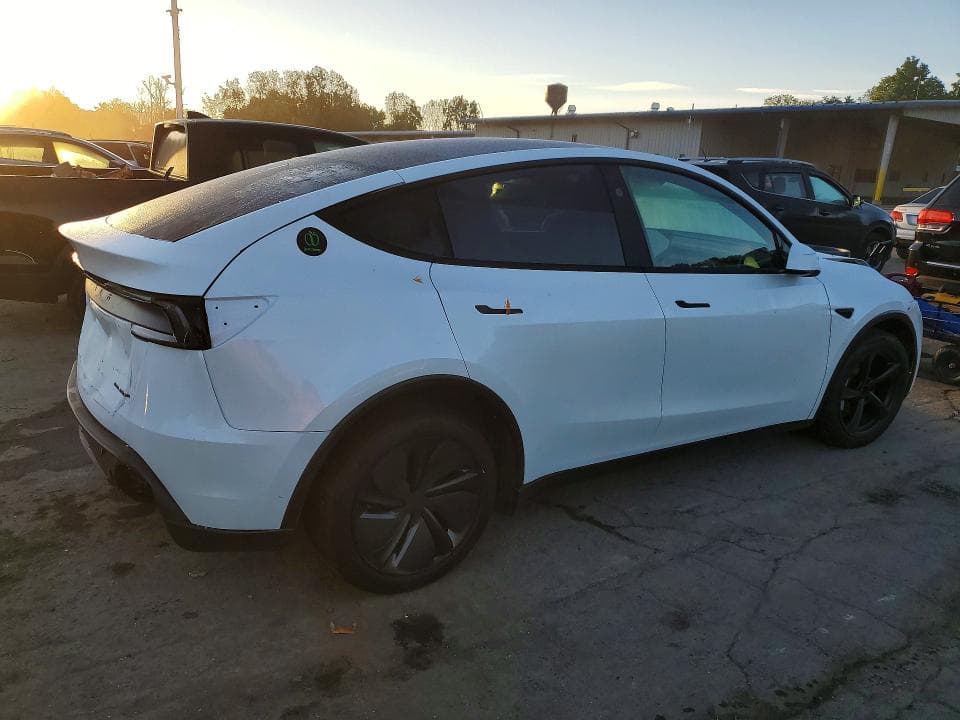 2026 TESLA MODEL Y 3