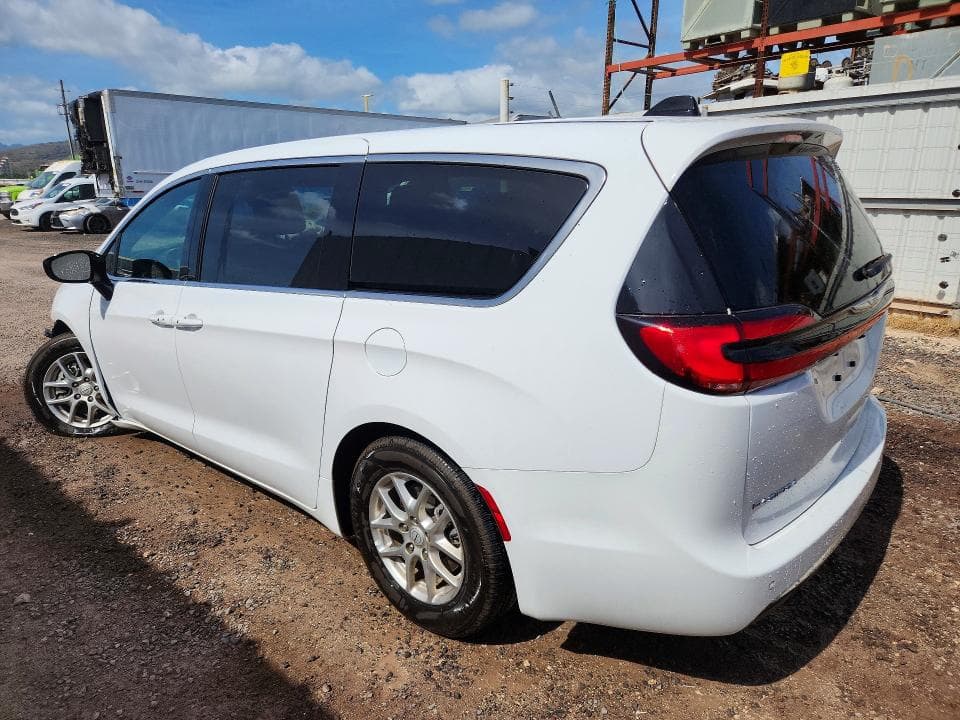 2026 CHRYSLER PACIFICA 2