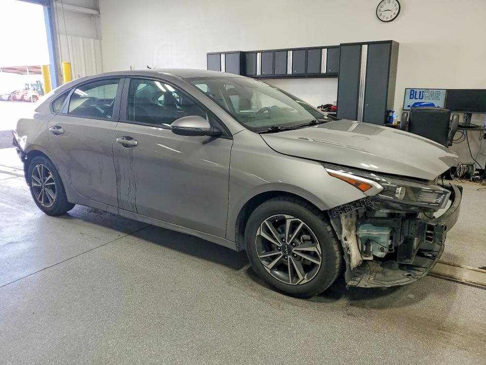 2023 KIA FORTE LXS 4