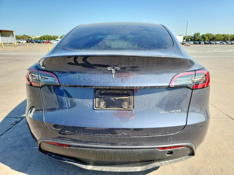 2023 TESLA MODEL Y 6