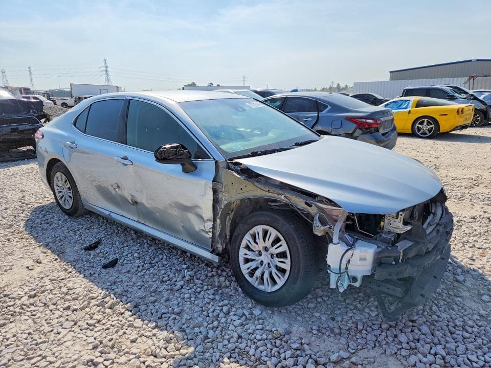 2018 TOYOTA CAMRY L 4
