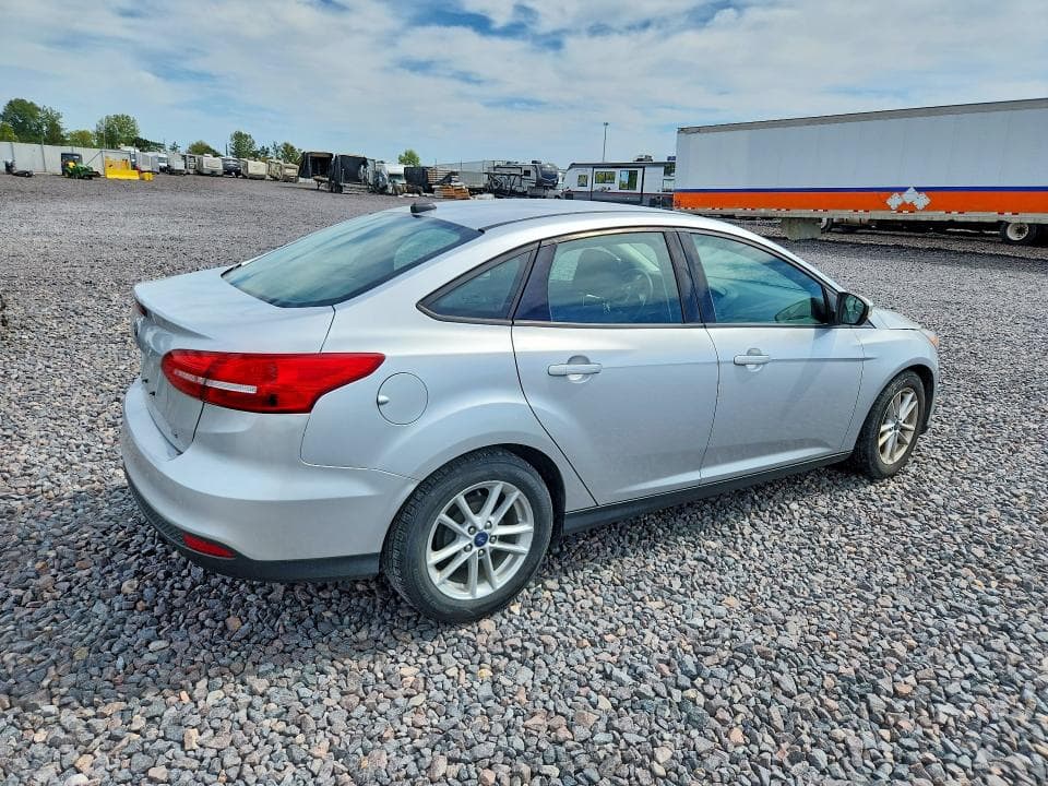 2017 FORD FOCUS SE 3