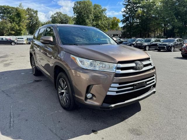 2017 TOYOTA HIGHLANDER LE PLUS 4