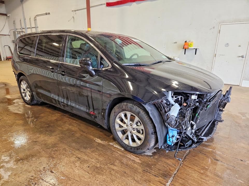 2026 CHRYSLER PACIFICA LIMITED 4