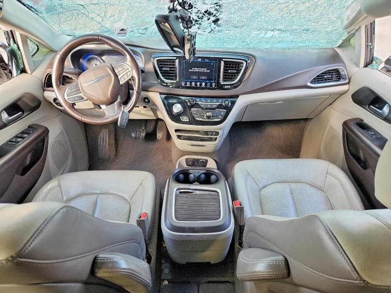 2019 CHRYSLER PACIFICA TOURING L PLUS 8