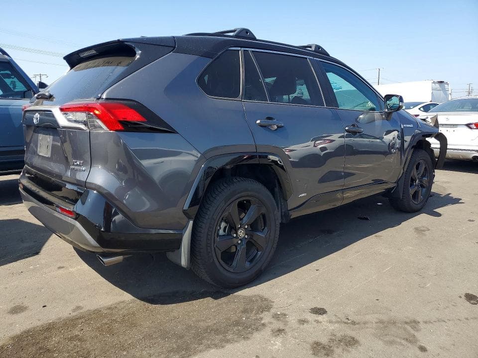 2021 TOYOTA RAV4 XSE 3