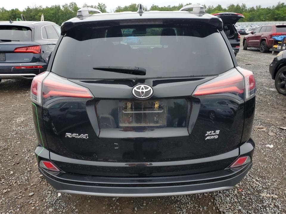 2018 TOYOTA RAV4 XLE 6