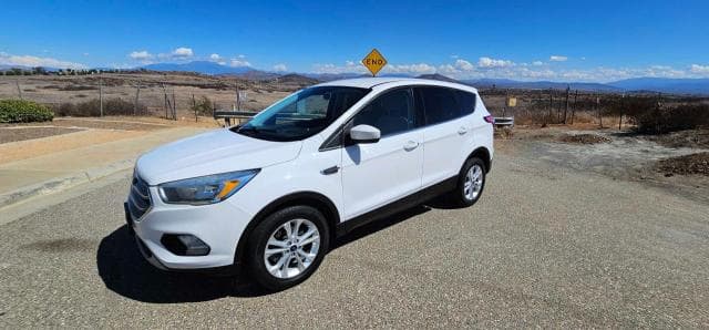 2017 FORD ESCAPE SE 2