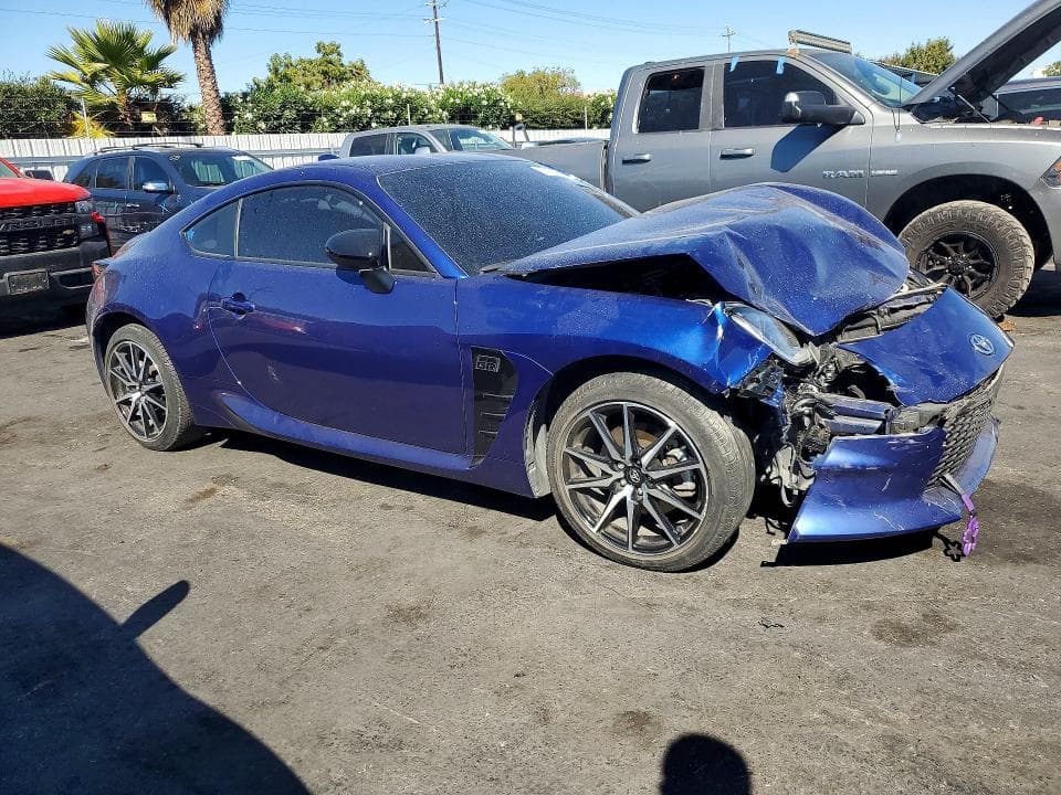 2023 TOYOTA GR86 BASE 4