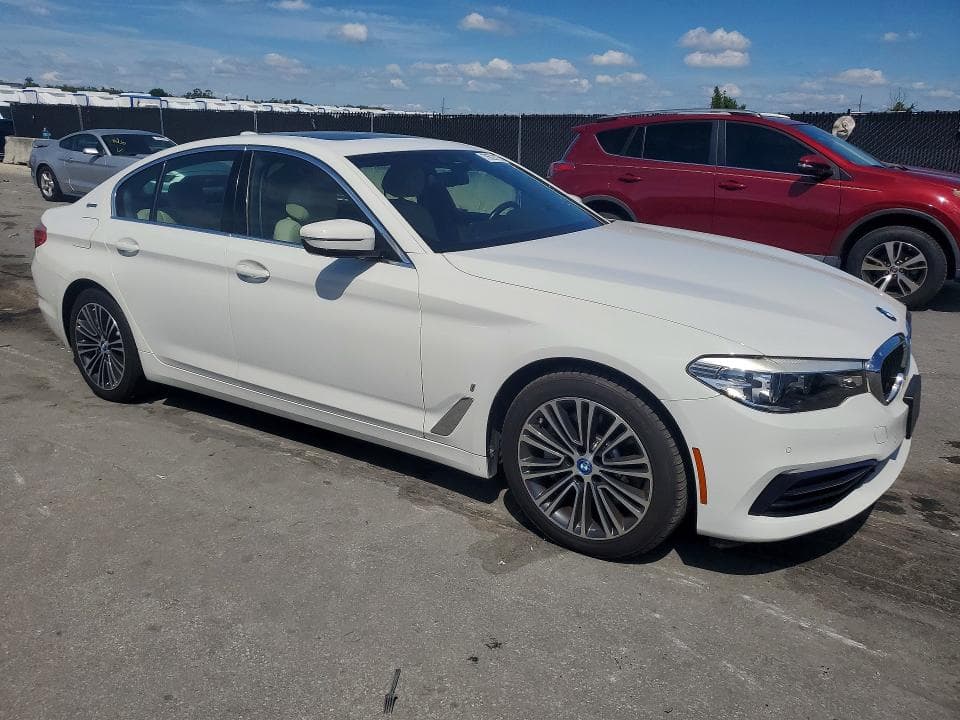 2019 BMW 530E 4