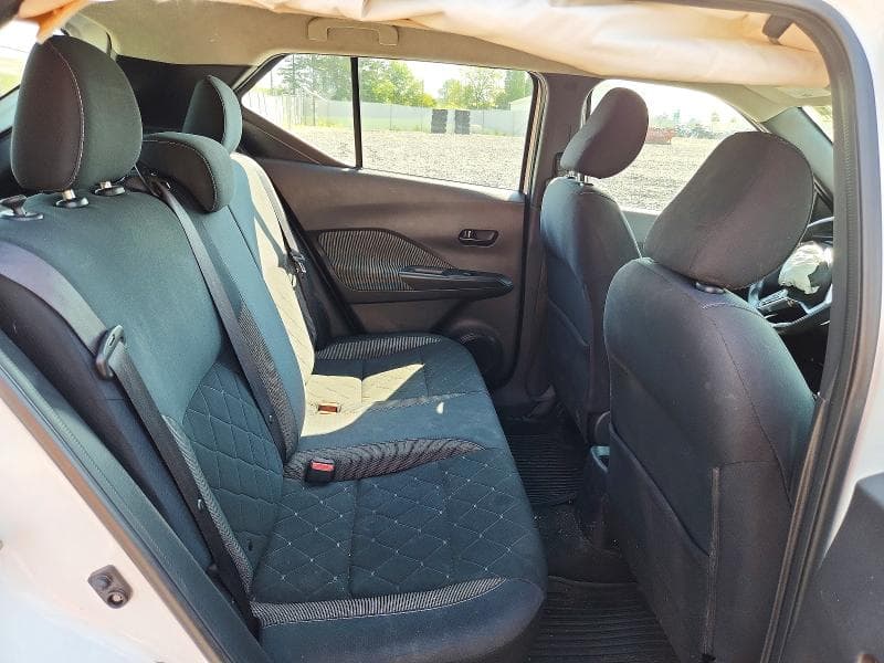 2019 NISSAN KICKS S 10