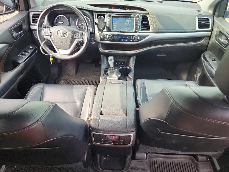 2019 TOYOTA HIGHLANDER XLE 8
