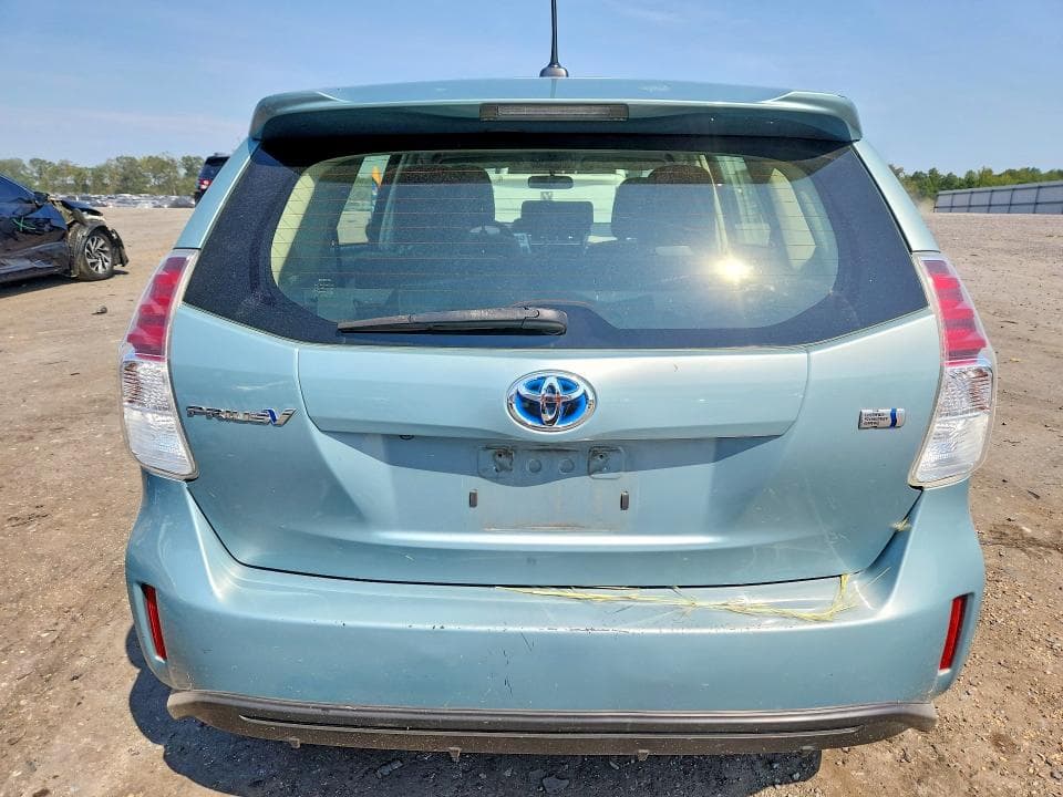 2017 TOYOTA PRIUS V THREE 6