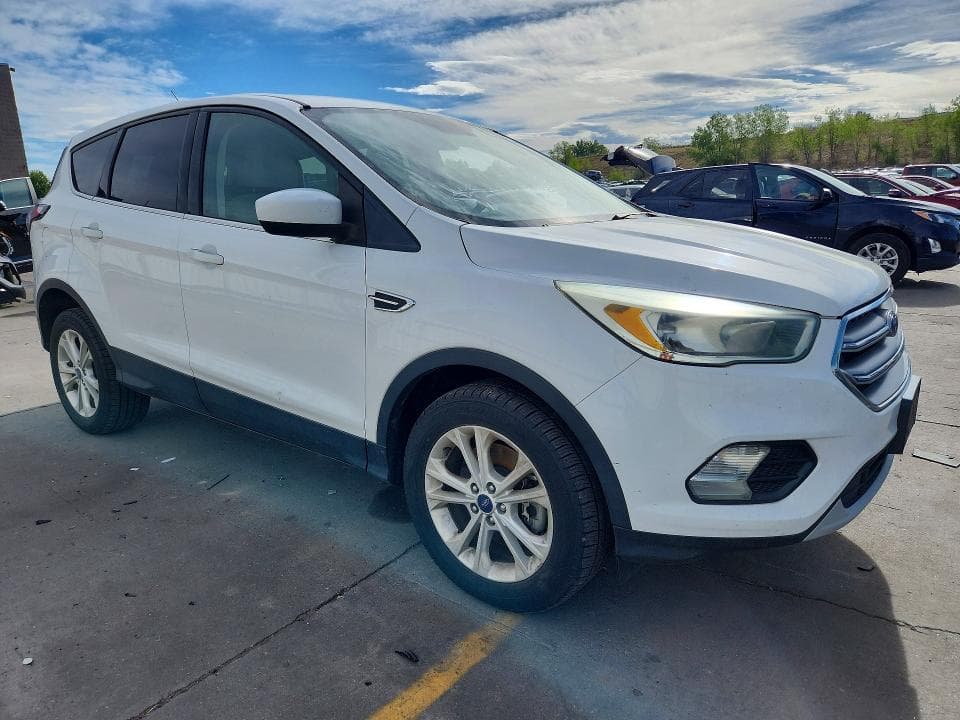 2017 FORD ESCAPE SE 4