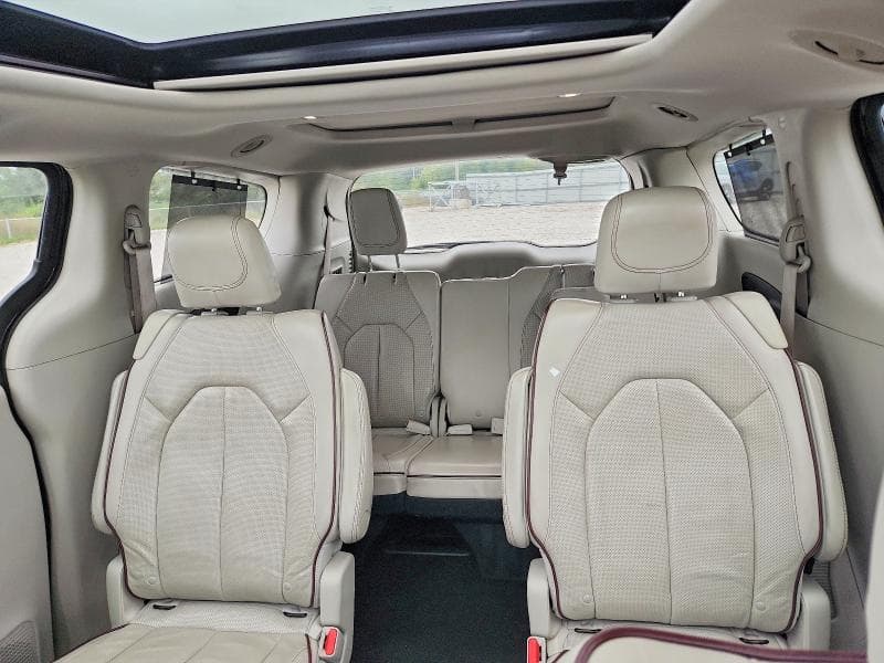 2018 CHRYSLER PACIFICA LIMITED 10
