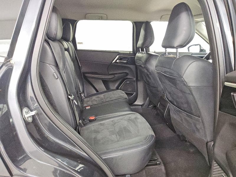 2025 MITSUBISHI OUTLANDER SE 11