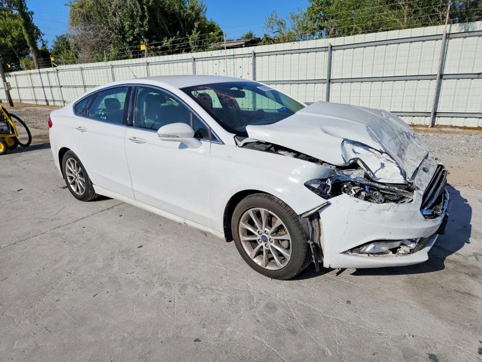 2017 FORD FUSION SE 4