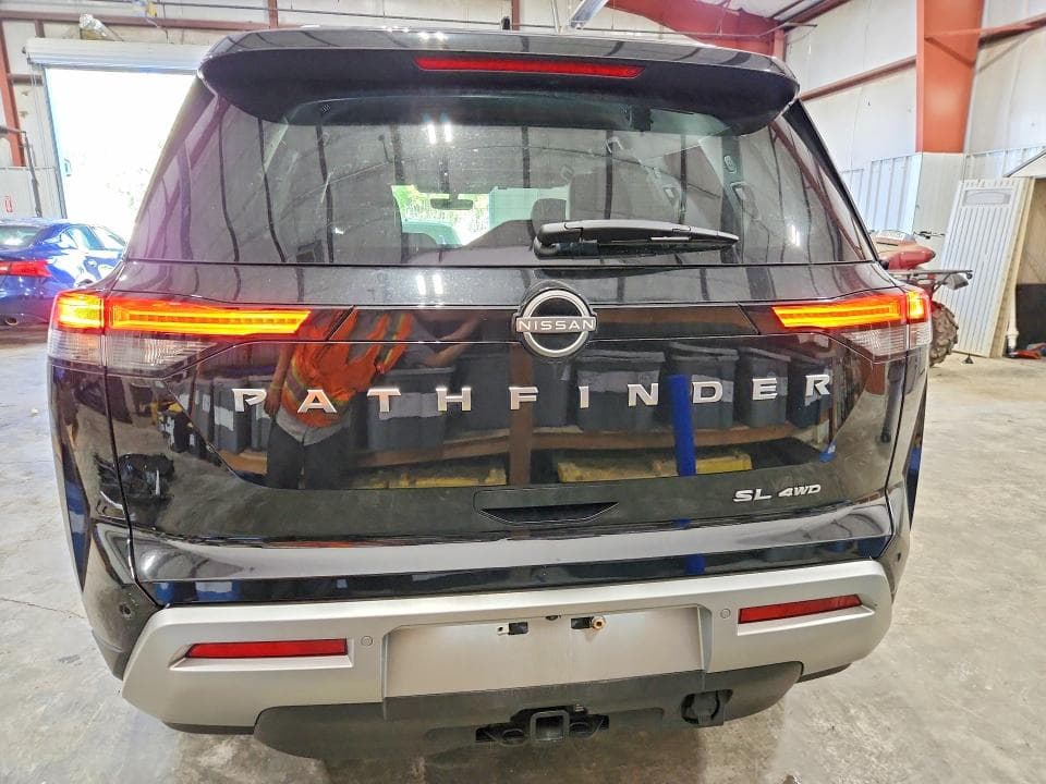 2024 NISSAN PATHFINDER SL 6