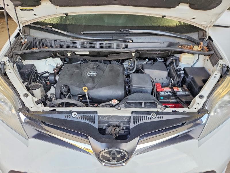 2018 TOYOTA SIENNA LE 12