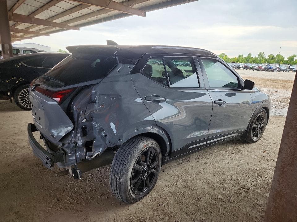 2023 NISSAN KICKS SR 3