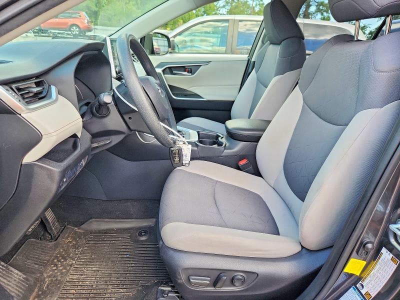 2019 TOYOTA RAV4 XLE 7