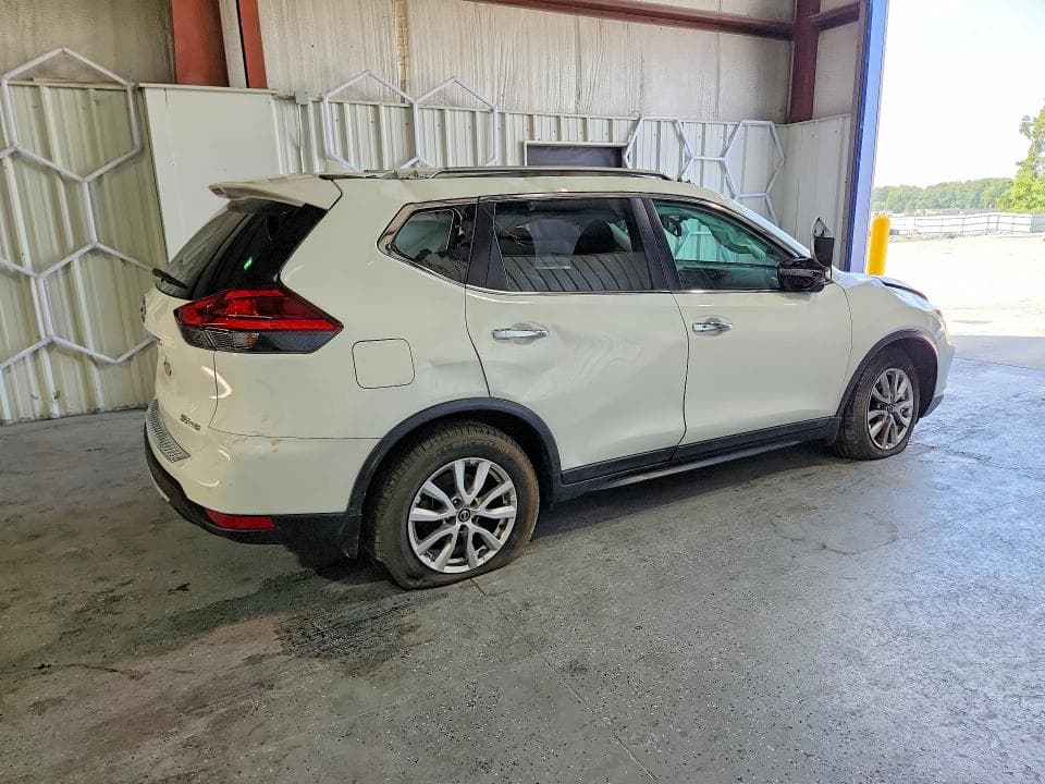 2017 NISSAN ROGUE SV 3