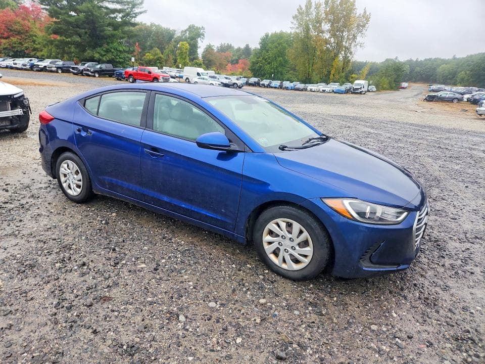 2017 HYUNDAI ELANTRA SE 4