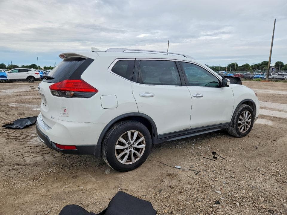 2017 NISSAN ROGUE SV 3