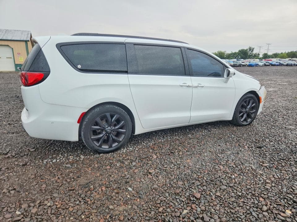 2020 CHRYSLER PACIFICA LIMITED 3
