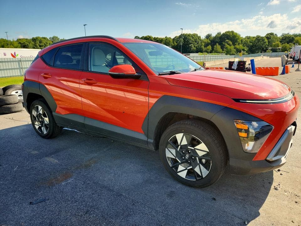 2024 HYUNDAI KONA SEL 4