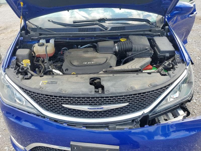 2019 CHRYSLER PACIFICA TOURING L 12