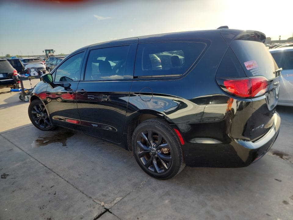 2020 CHRYSLER PACIFICA TOURING 2