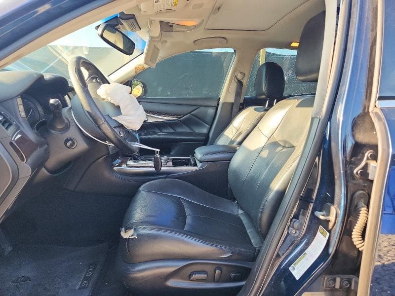 2018 INFINITI Q70 3.7 LUXE 7