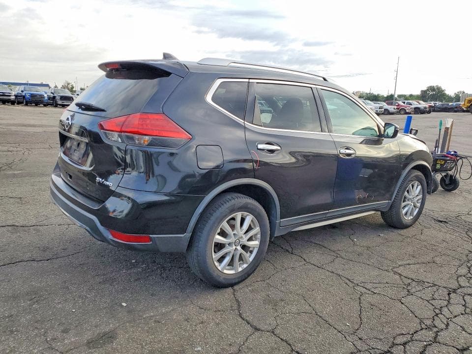 2017 NISSAN ROGUE SV 3