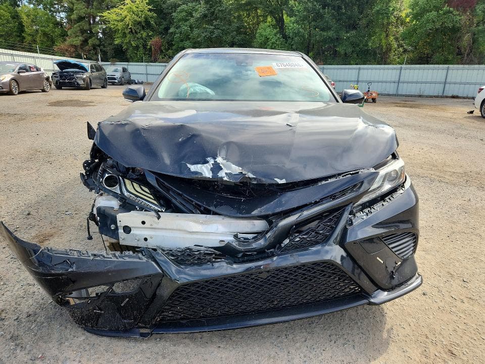 2018 TOYOTA CAMRY LE 5