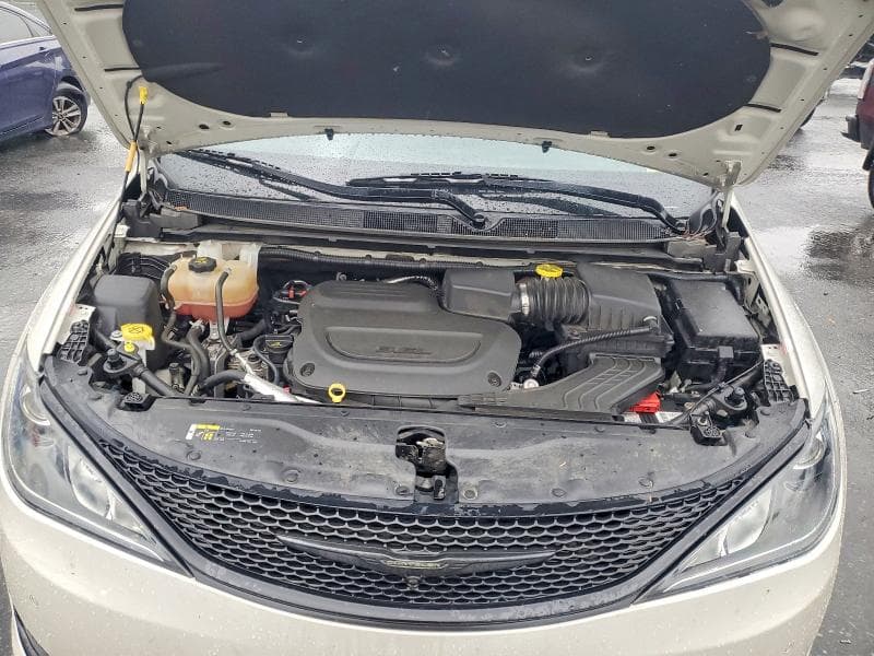 2019 CHRYSLER PACIFICA TOURING L 12