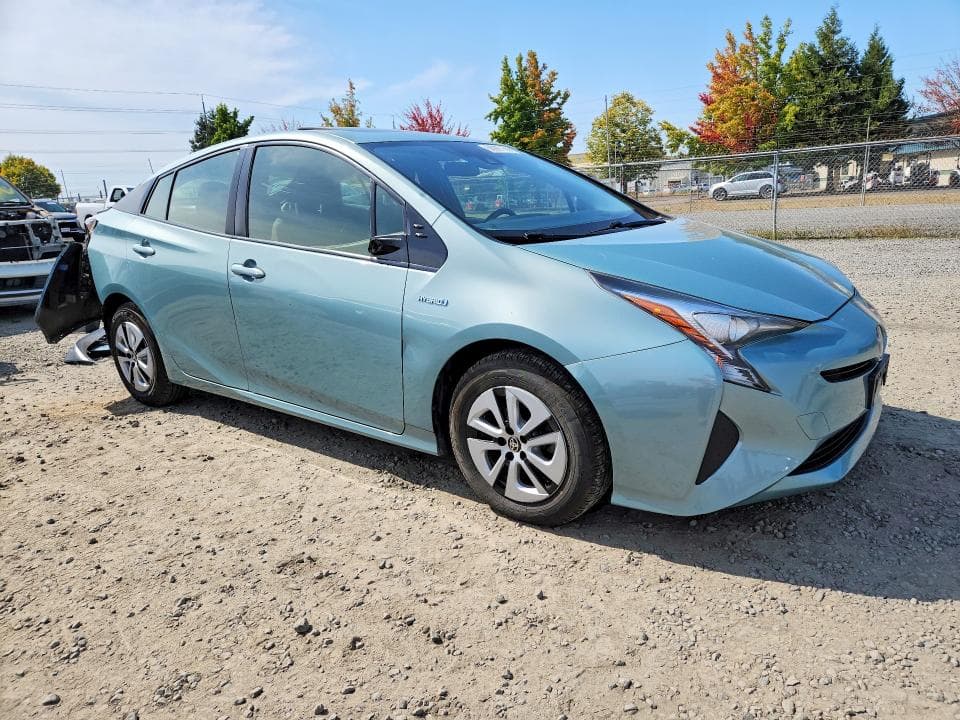 2017 TOYOTA PRIUS THREE 4
