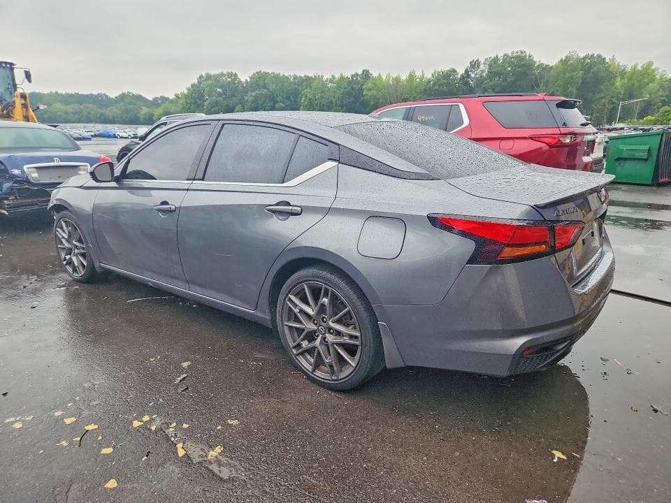 2023 NISSAN ALTIMA SR 2