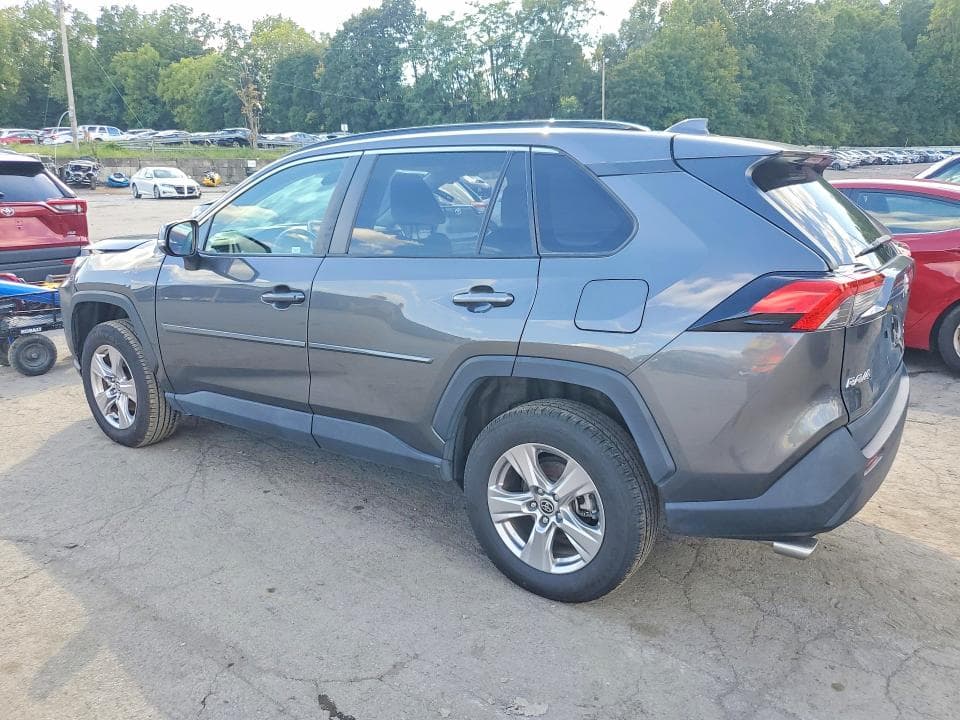 2023 TOYOTA RAV4 XLE 2