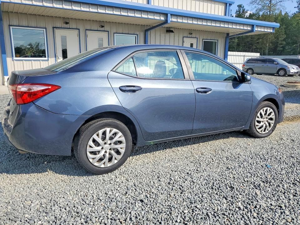 2017 TOYOTA COROLLA LE 3