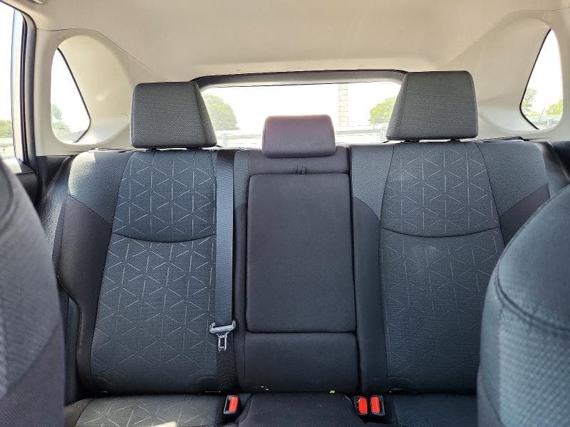 2025 TOYOTA RAV4 XLE 10