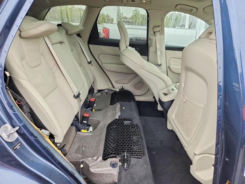 2024 VOLVO XC60 PLUS 11