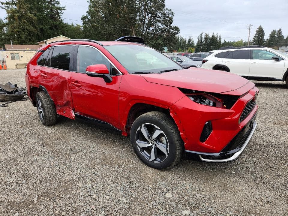 2025 TOYOTA RAV4 SE 4