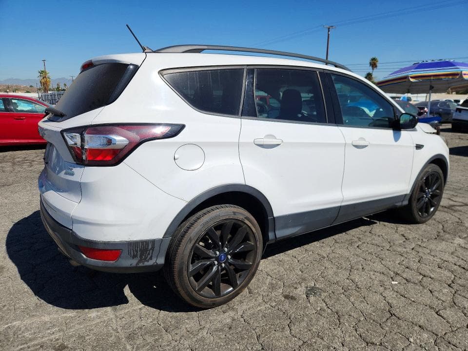 2018 FORD ESCAPE SE 3