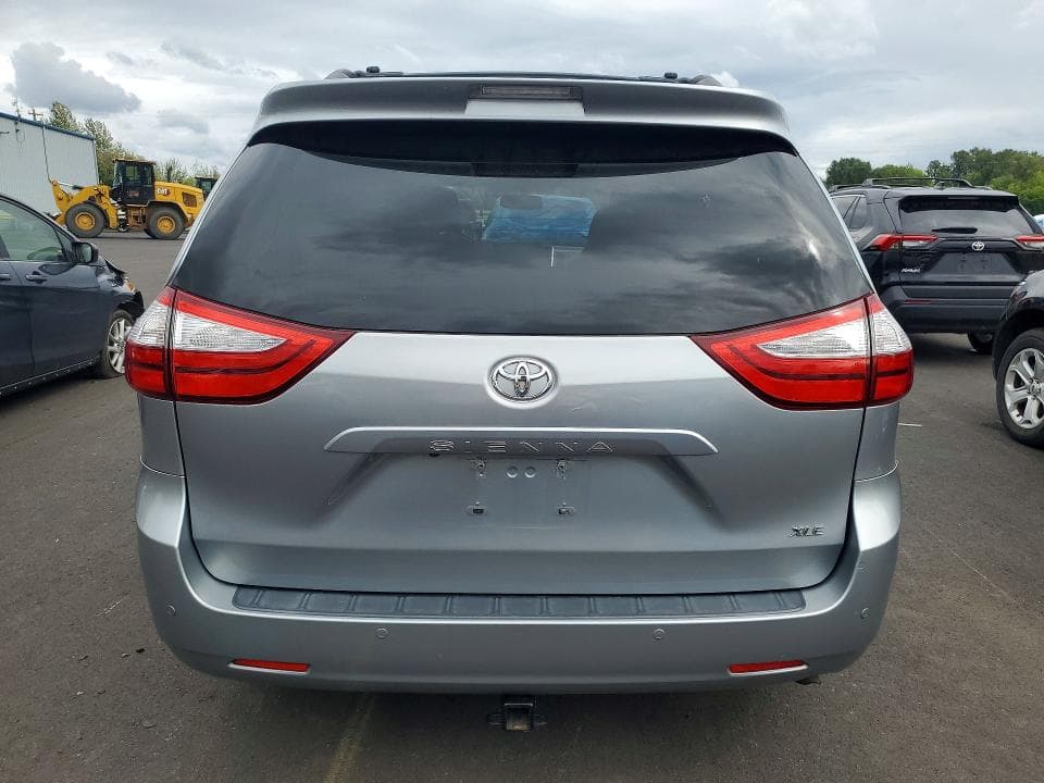 2017 TOYOTA SIENNA XLE 8-PASSENGER 6