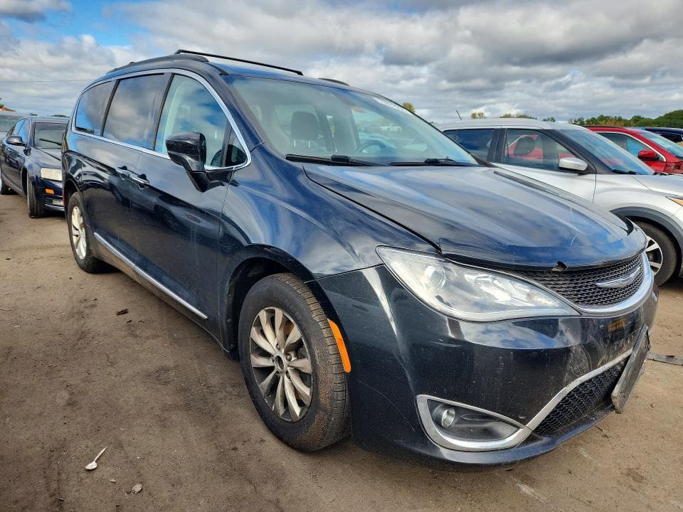 2017 CHRYSLER PACIFICA TOURING L 4