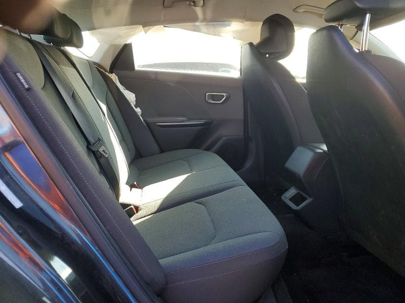 2025 KIA K4 LXS 10