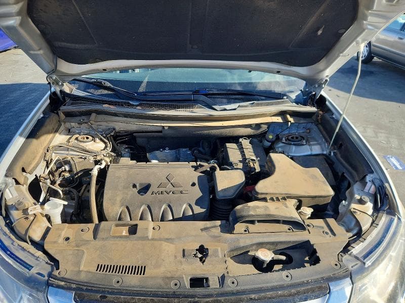 2018 MITSUBISHI OUTLANDER SE 11