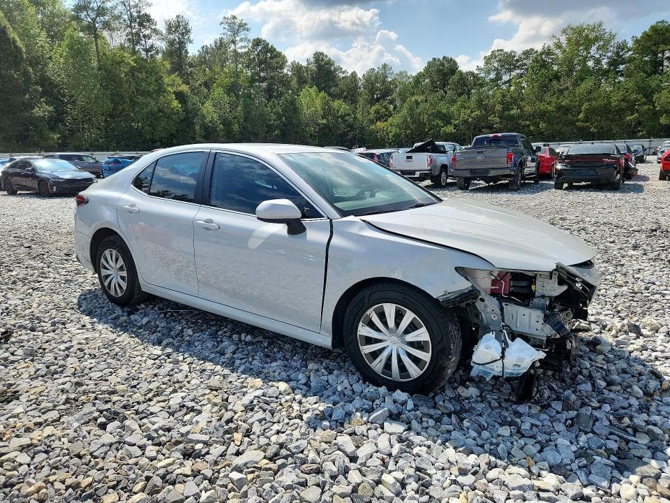2022 TOYOTA CAMRY LE 4