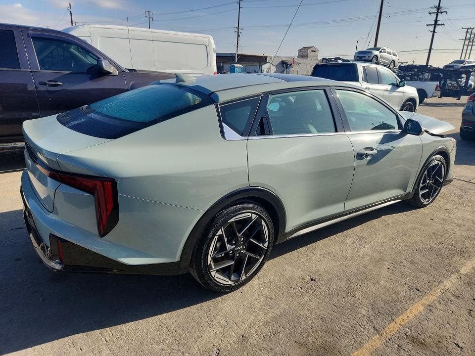 2025 KIA K4 GT-LINE 3